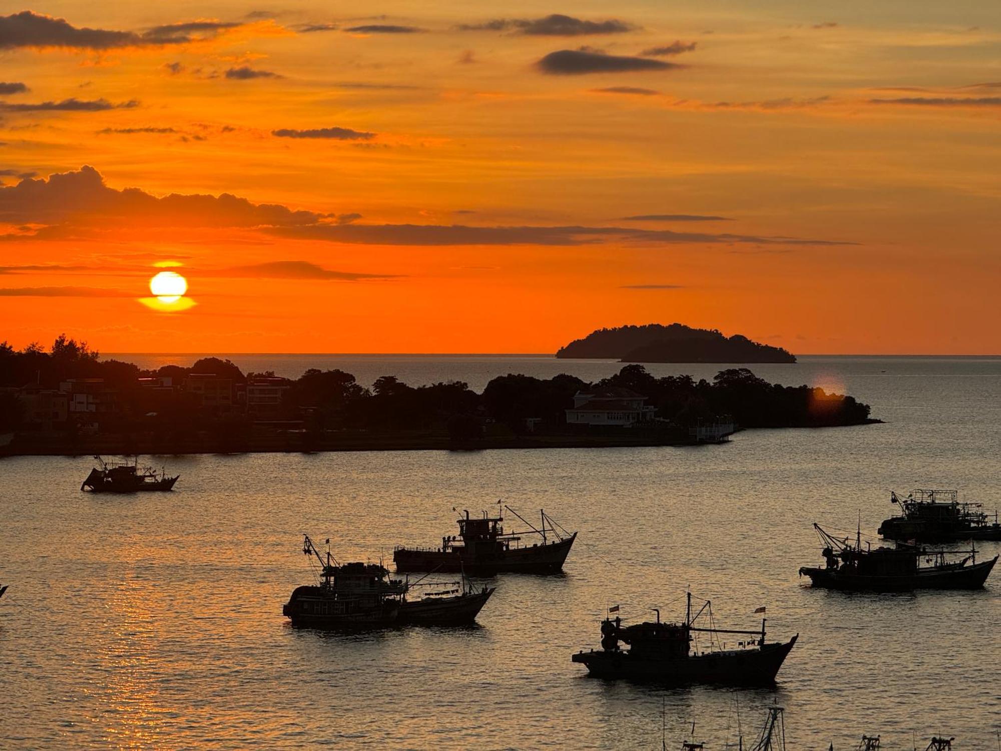 The Shore Cbd By Laxzone Kota Kinabalu