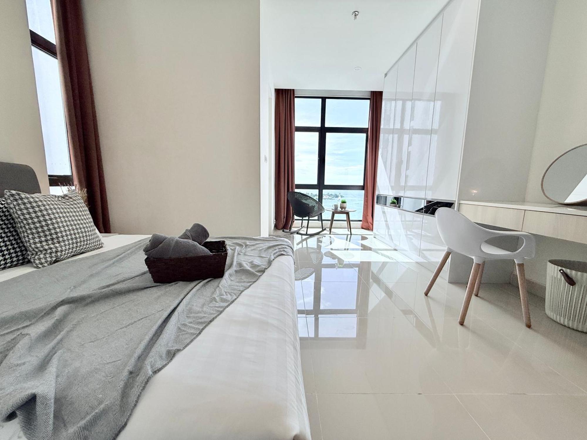 Apartment The Shore Cbd By Laxzone