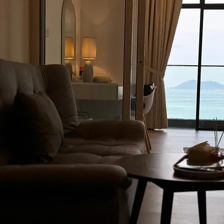 The Shore Cbd Kota Kinabalu By Laxzone Suite Exterior photo