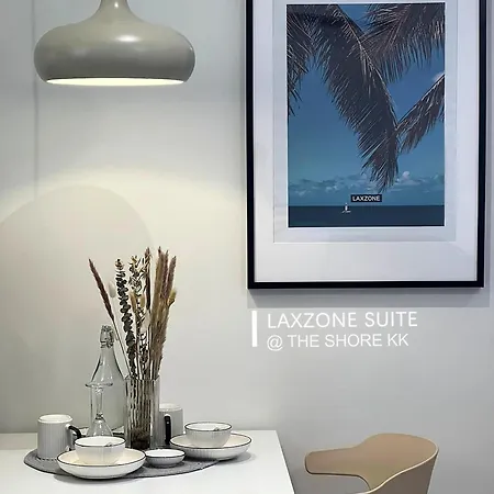 The Shore Cbd Kota Kinabalu By Laxzone Suite Exterior photo