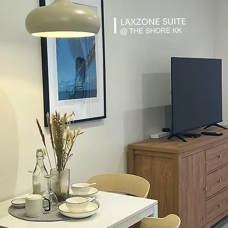 The Shore Cbd Kota Kinabalu By Laxzone Suite Exterior photo