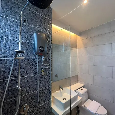 The Shore Cbd Kota Kinabalu By Laxzone Suite Exterior photo