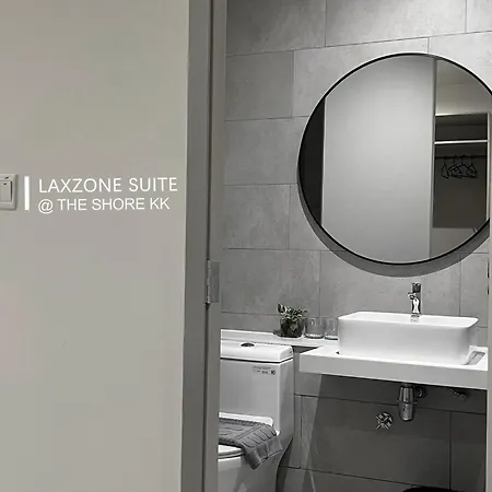 The Shore Cbd Kota Kinabalu By Laxzone Suite Exterior photo