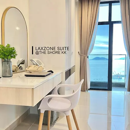 The Shore Cbd Kota Kinabalu By Laxzone Suite Exterior photo