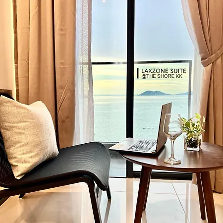 The Shore Cbd Kota Kinabalu By Laxzone Suite Exterior photo