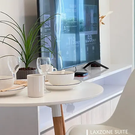The Shore Cbd Kota Kinabalu By Laxzone Suite Room photo