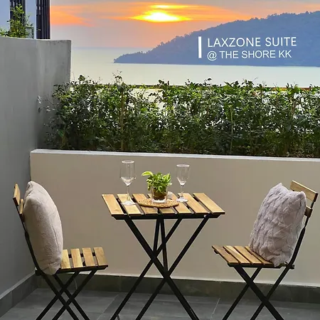 The Shore Cbd Kota Kinabalu By Laxzone Suite Room photo