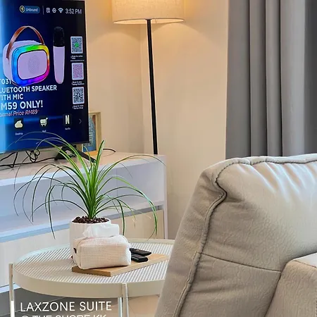 The Shore Cbd Kota Kinabalu By Laxzone Suite Room photo