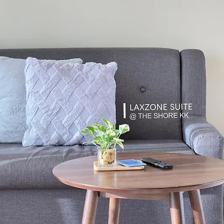 The Shore Cbd Kota Kinabalu By Laxzone Suite Room photo