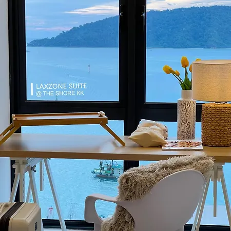 The Shore Cbd Kota Kinabalu By Laxzone Suite Room photo
