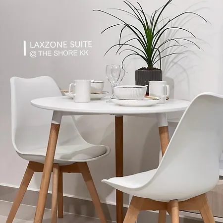 The Shore Cbd Kota Kinabalu By Laxzone Suite Room photo