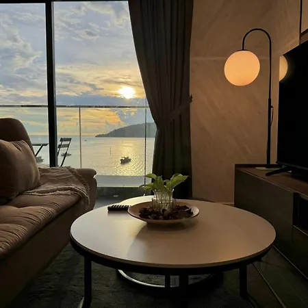 The Shore Cbd Kota Kinabalu By Laxzone Suite Exterior photo