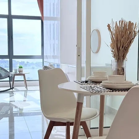 The Shore Cbd Kota Kinabalu By Laxzone Suite Exterior photo