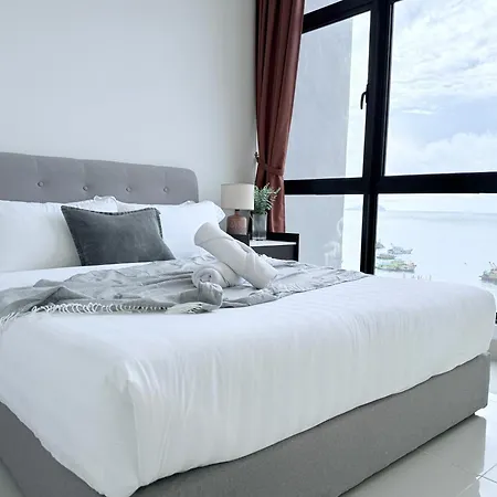 The Shore Cbd Kota Kinabalu By Laxzone Suite Exterior photo