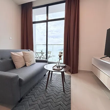 The Shore Cbd Kota Kinabalu By Laxzone Suite Exterior photo