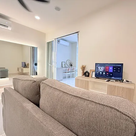 The Shore Cbd Kota Kinabalu By Laxzone Suite Exterior photo