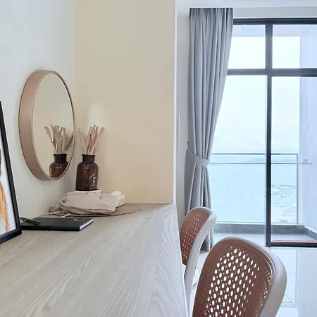 The Shore Cbd Kota Kinabalu By Laxzone Suite Room photo