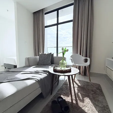 The Shore Cbd Kota Kinabalu By Laxzone Suite Exterior photo