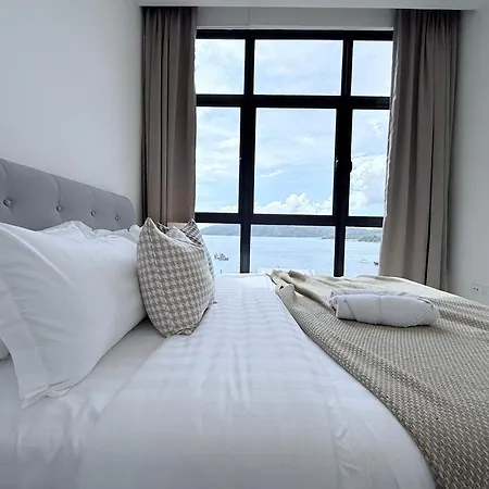 The Shore Cbd Kota Kinabalu By Laxzone Suite Exterior photo