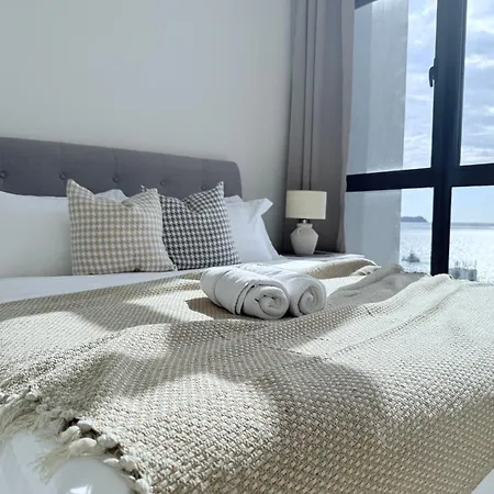 The Shore Cbd Kota Kinabalu By Laxzone Suite Exterior photo